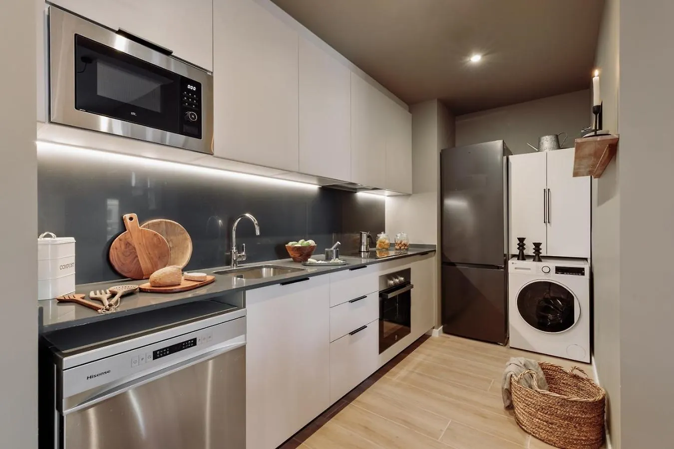 Apartment Miravet - 2 Bedrooms In Sant Antoni Barcelona Spain