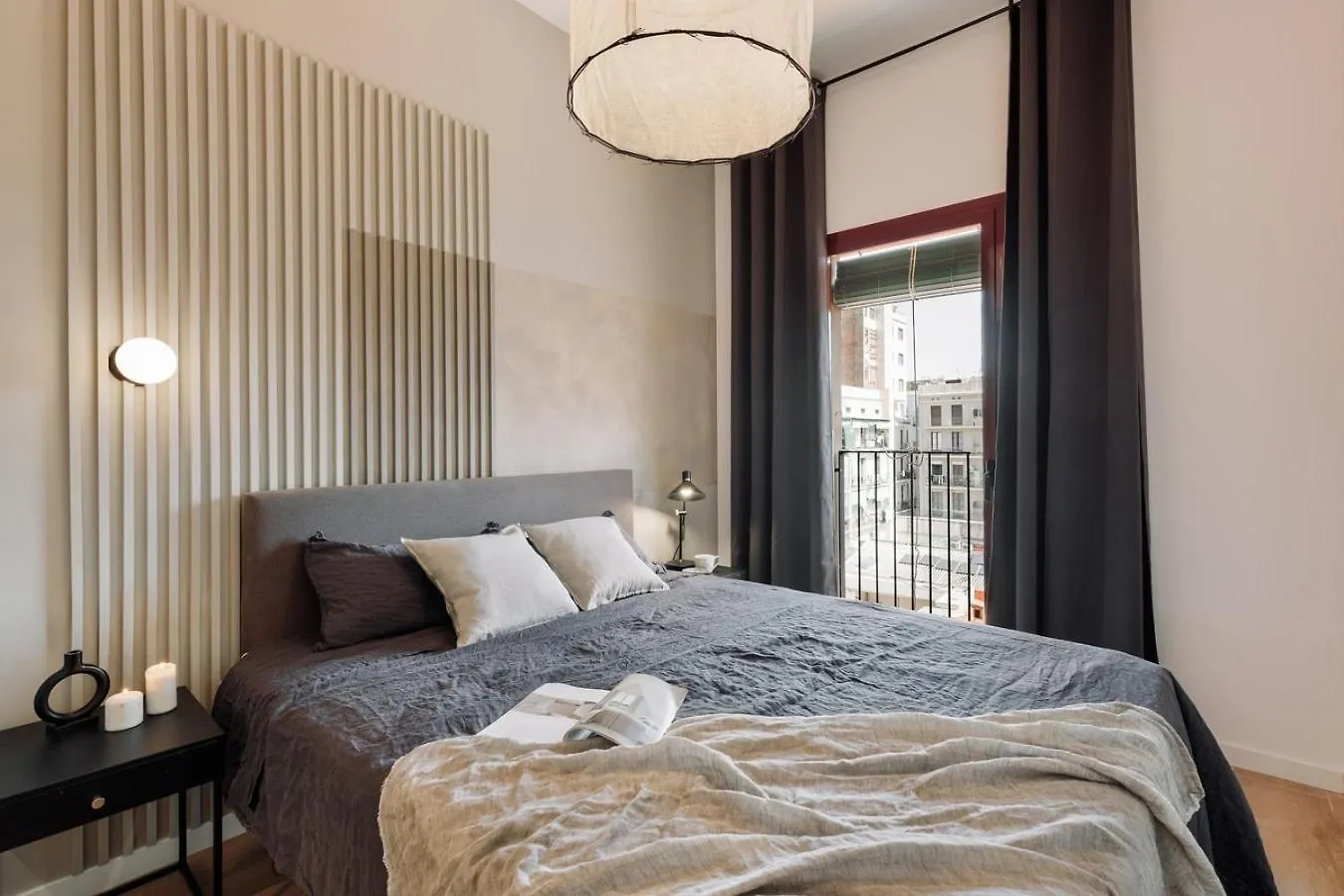 Apartment Miravet - 2 Bedrooms In Sant Antoni Barcelona